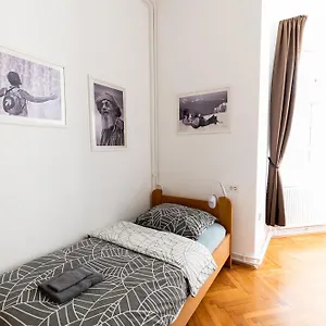 Konukevi Galeria