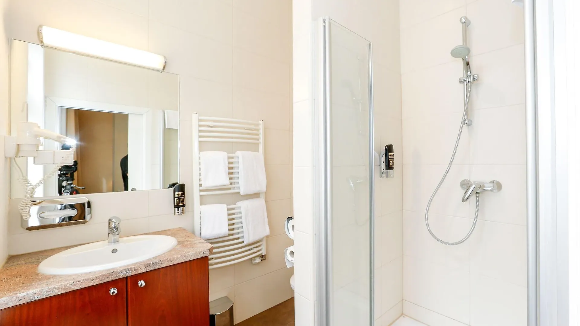 ** Hotel Timeout City Hotel, 5 Min To City Center, Self Check In Wien Österreich